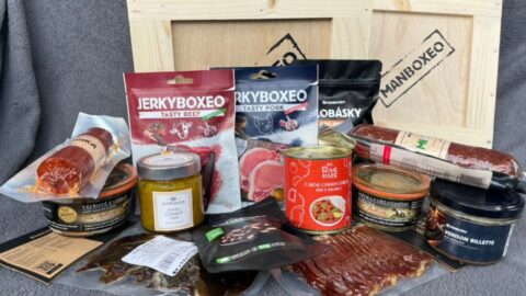 bedna pro masozravce manboxeo